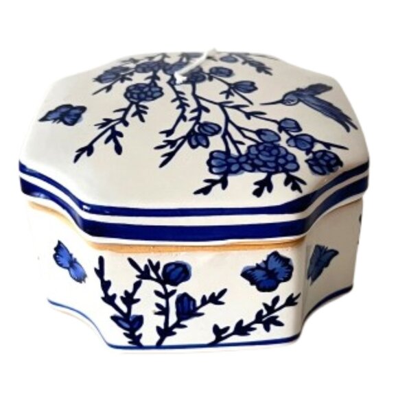 NEW Mikasa Chinoiserie Blue and White Porcelain Trinket Box- Large - Picture 4 of 15